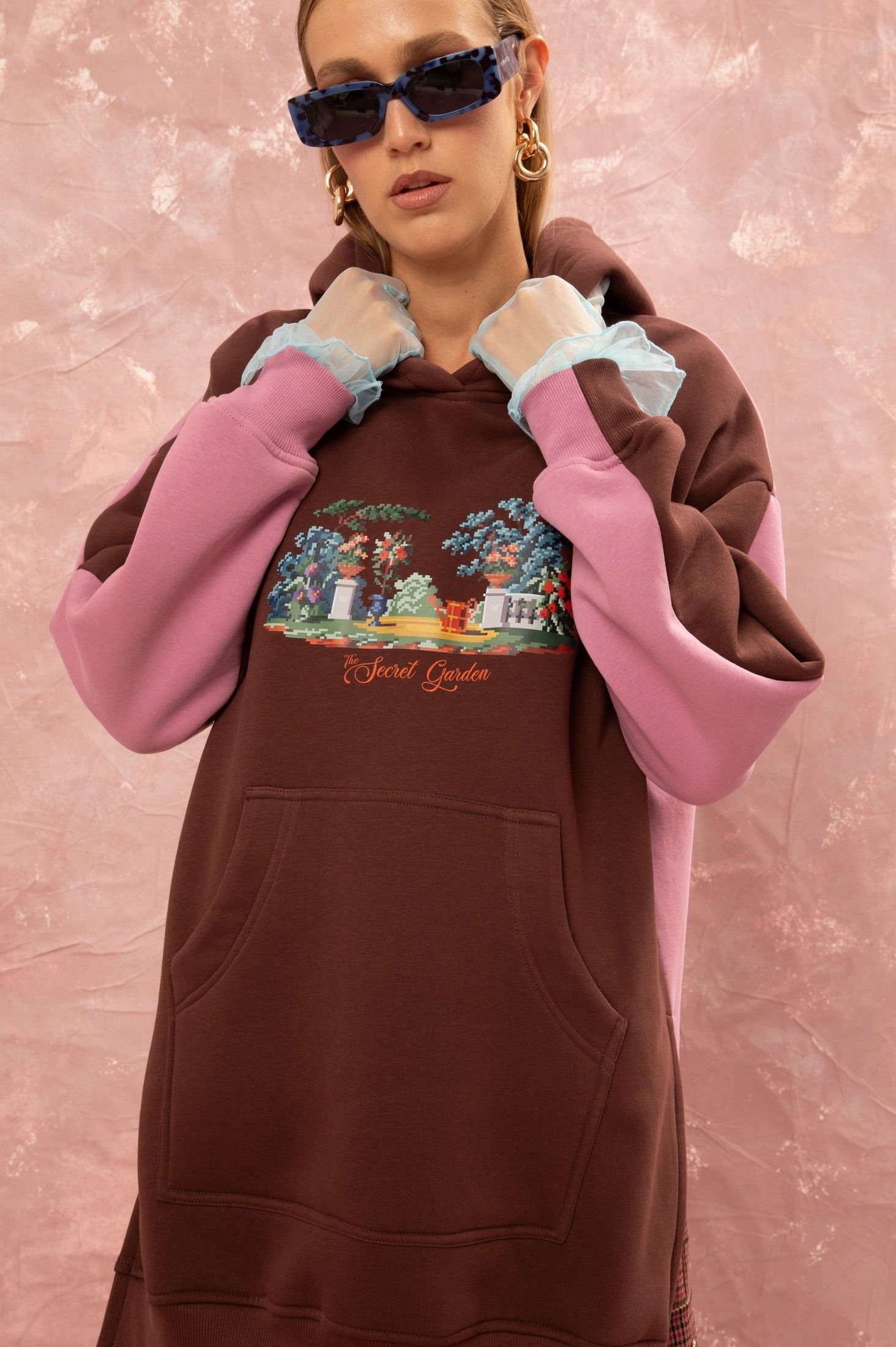 OVERSIZED HOODIE - BROWN/PINK ' - ' ΤΟΠ