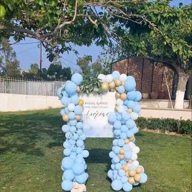 Baptism by the sea 🌊 

Faidraconcept event planning 

Boy baptism - flowers - candy buffet 
Decoration